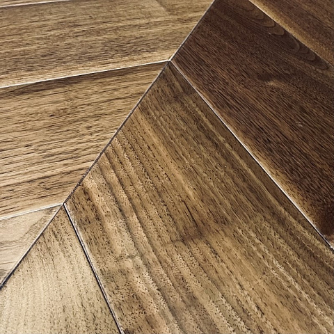 CROWNWOOD EXOTIC ONE Французская елка 45° 2-х слойная Орех Американский Натуральный Селект лак 600 х 125 х 15 / 1.50 м2 (фото 3)