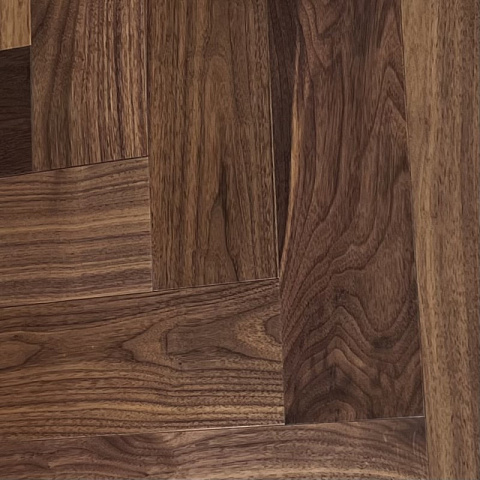 CROWNWOOD EXOTIC ONE Английская елка 90° 2-х слойная Орех Американский Натуральный Селект лак 600 х 125 х 15 / 1.50 м2 (фото 2)